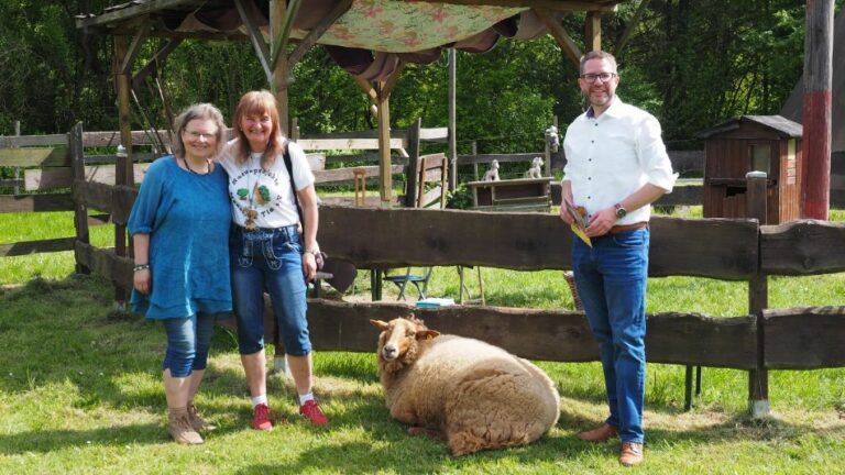 Landrat Stolz Besucht Verein Naturprojekte Mensch Und Tier In Hammersbach