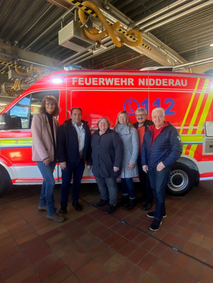 Freiwillige Feuerwehr Nidderau Erhält Neues Fahrzeug