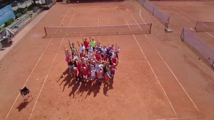 Tennisjugend zum Tenniscamp eingeladen