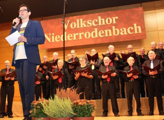 Konzertabend der Volkschor-Chöre in der Rodenbachhalle in Rodenbach nach dem Motto: „Udo Jürgens – und viel mehr“