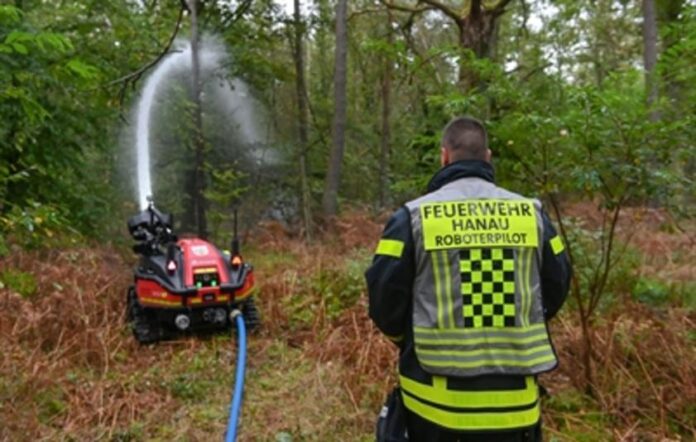 Einzigartig in Hessen: Neuer Löschroboter für die Feuerwehr Hanau