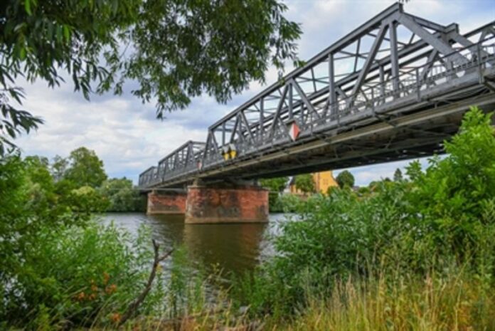 „Brücke in Brücke“ für Auheimer Brücke