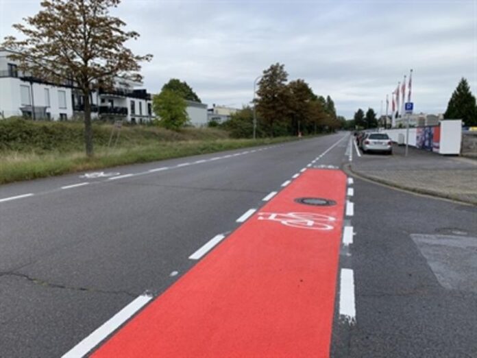 Neue Schutzstreifen und bessere Querungsmöglichkeiten für den Fuß- und Radverkehr an der Dieselstraße angebracht