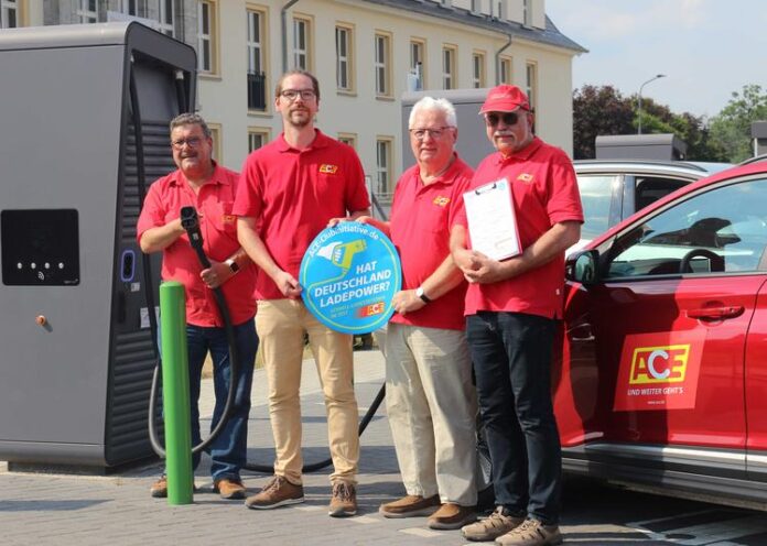 ACE-Umfrage zeigt hohe Zufriedenheitmit Deutschlands Ladeinfrastruktur 1.230 E-Auto-Fahrerinnen und -Fahrer geben Einblick in ihre Ladeerfahrungen- 81 Prozent mit Schnell-Ladest