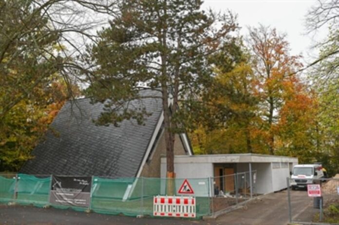 Sanierung der Trauerhalle auf dem Friedhof Wolfgang: Ein Schmuckstück erwacht aus dem Dornröschenschlaf