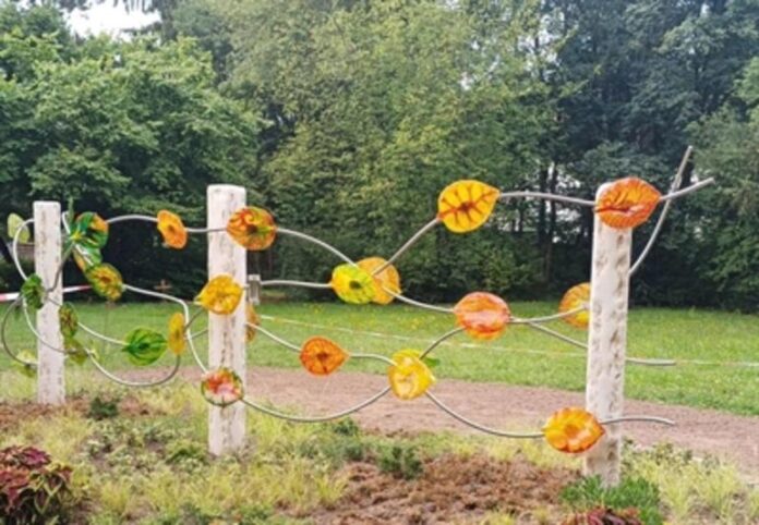 Letzte Ruhe als Blatt im Wind