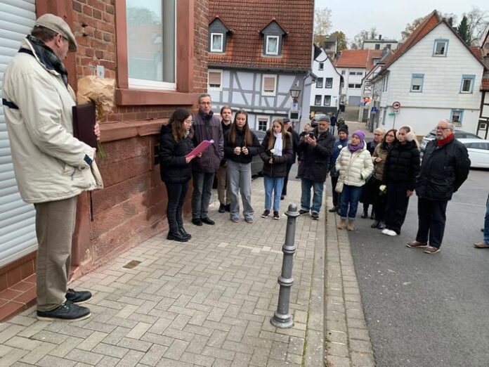 Menschen aus unserer Mitte - Stolperstein-Rundgänge in Windecken und Heldenbergen