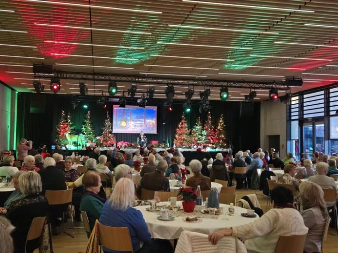 Gut besuchte Adventsfeier der Senioren im Stadthaus Bruchköbel