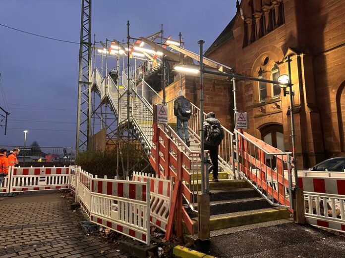 Wegeführung am Bahnhof Gelnhausen - Freigabe der Fußgängerbrücke