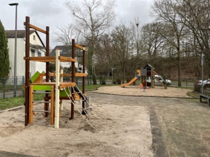 Neue Spielgeräte in Großauheim und Steinheim