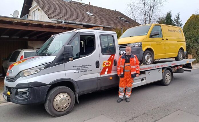 Abschleppen in Eigenregie: Achtung bei modernen Autos • Bedienungsanleitung verrät, ob überhaupt selbst abgeschleppt werden kann• Bei modernen Fahrzeugen besser Abschleppdienst