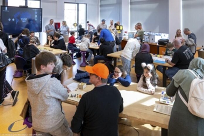 In Hanau trifft Kreativität auf Technik: Abschlusspräsentation „Digitale Brettspielentwicklung“