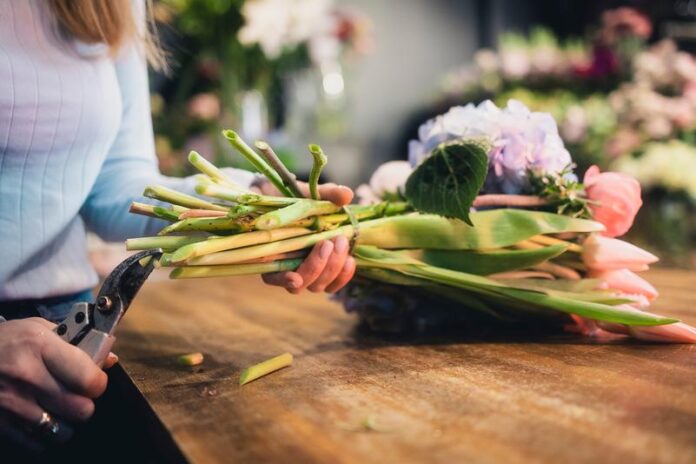 Blumengeschäfte im Main-Kinzig-Kreis: Floristinnen im 6-Tage-Dauer-Einsatz mit Minimal-Urlaub