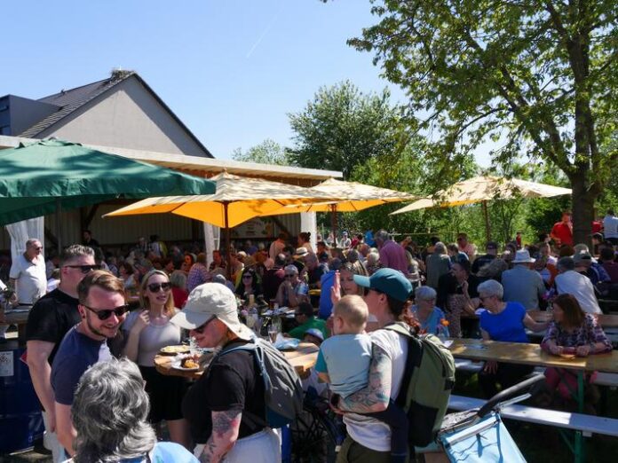 Blütenfest des OGV Eichen 1902 – Frühlingsfreude unter blauem Himmel