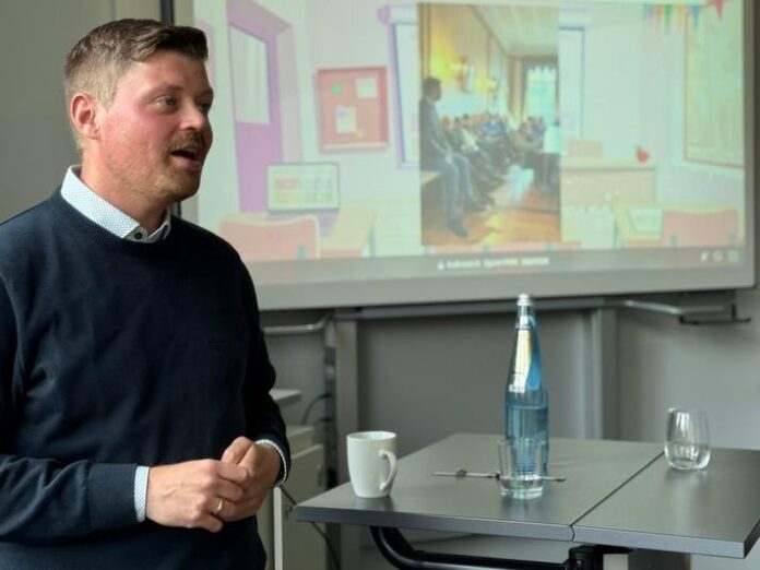 Start der LandTalksTour: Landtagsabgeordneter Appel diskutiert & quizzt mit Schülerinnen und Schülern am Wolfgang-Ernst-Gymnasium