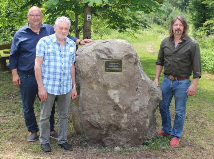 „Der Wald braucht uns nicht, aber wir brauchen den Wald!“ Gedenktafel für Alfred Keim - Herausragender Kenner der Flora und Fauna