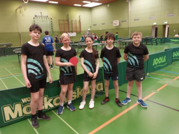 Starkes Spiel beim Landesfinale in Kassel: Tischtennisteam der Kopernikusschule erreicht 4. Platz