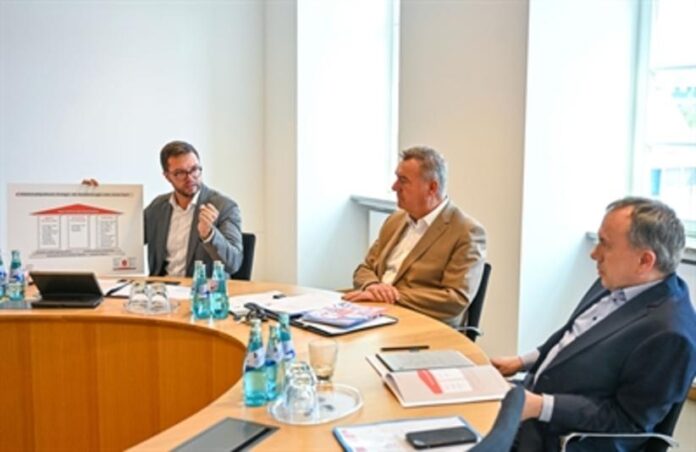 „Miteinander. Arbeiten“: Stadt Hanau stellt Arbeitsmarkt-Strategie „aus einem Guss“ vor