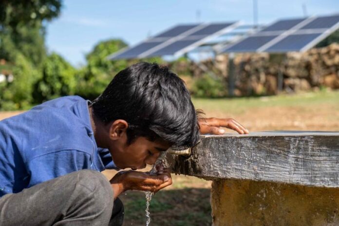 DEKRA und UNICEF: Gemeinsam für sauberes Wasser und Zukunftschancen