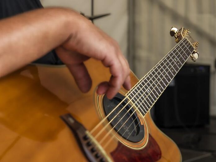 Ab 18 - Erwachsene Schüler und Lehrkräfte musizieren gemeinsam