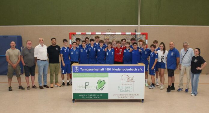 Neuer Zeitnehmertisch für die TGS Niederrodenbach Sponsoring durch die Schreinerei Kleinert & Richter in Oberrodenbach