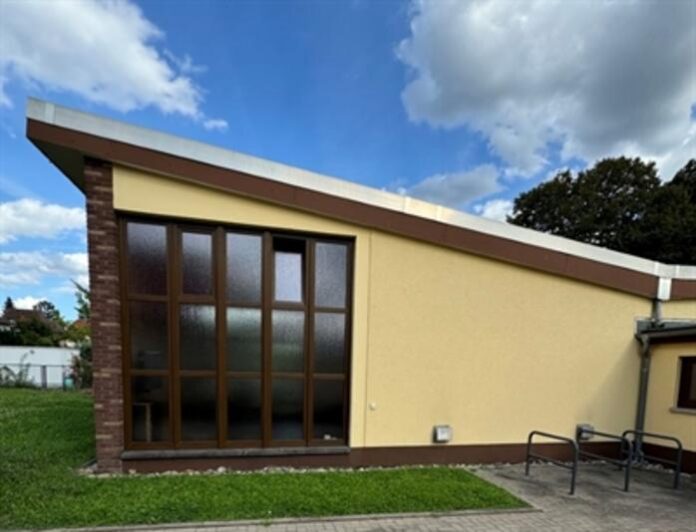 Abriss der Trauerhalle auf dem Alten Friedhof Dörnigheim