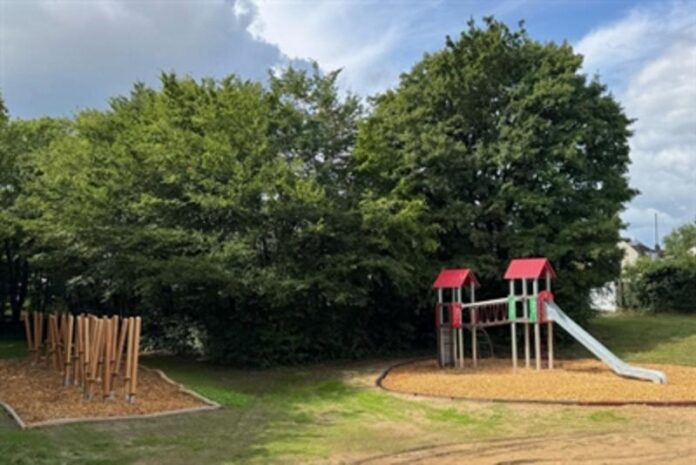 Spielplatz an der Eisenbahnstraße in Klein-Auheim erneuert
