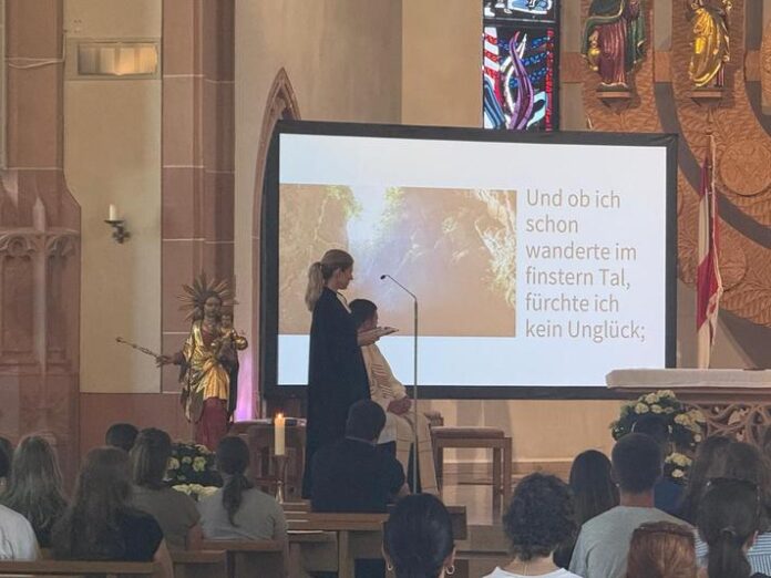Feierliche Abschlussgottesdienste der Kopernikusschule Freigericht