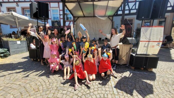 Handgeklapper für die Theaterfrösche