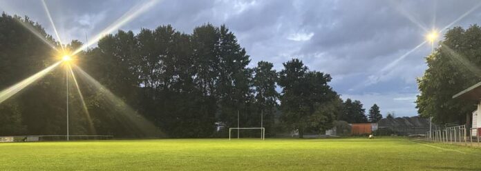 SV Melitia Aufenau weiht modernisierte Flutlichtanlage mit großem Flunkyball-Turnier ein