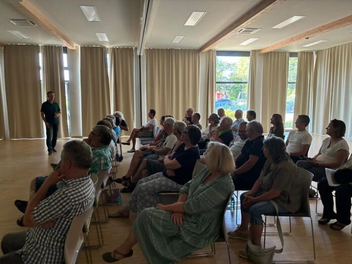 Großes Interesse am Biber in der Nidderaue: Informationsveranstaltung übertrifft Erwartungen trotz sommerlicher Temperaturen