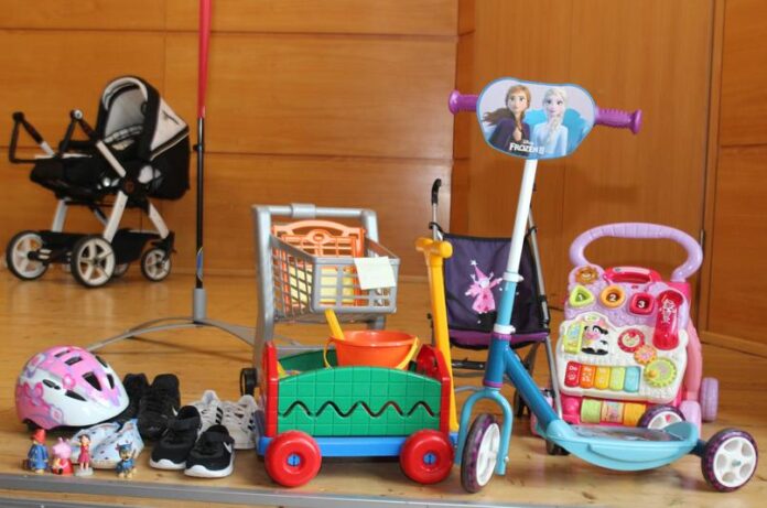 AWO Baby-Kinderbasar Alles rund ums Kind in der Rodenbachhalle