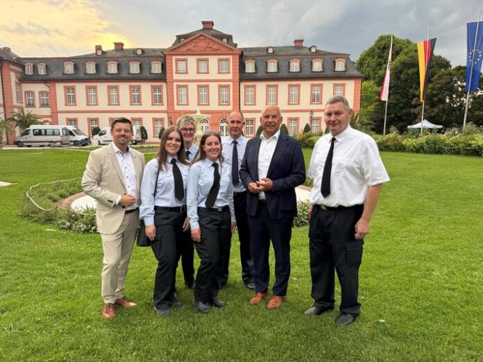 Landtagsabgeordneter Appel würdigt Engagement der Freiwilligen Feuerwehren beim Ehrenamtsfest in Schloss Biebrich