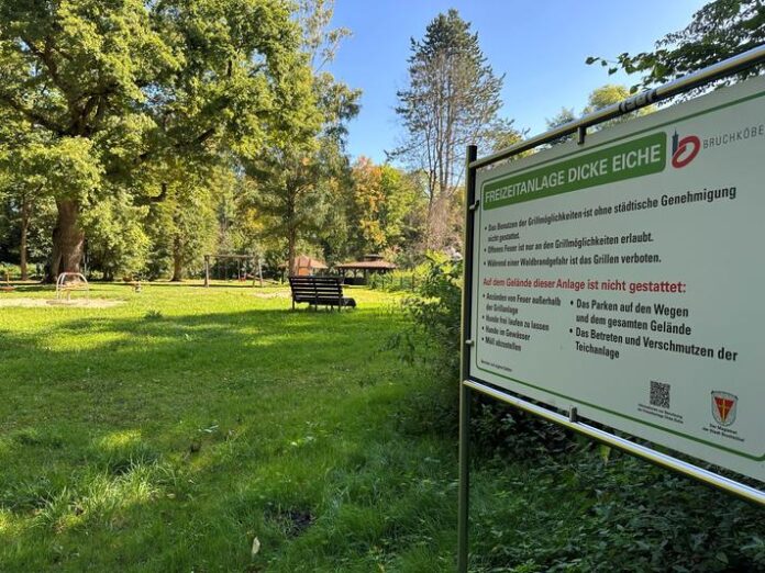 Bürgermeisterin besichtigt Grillanlage Dicke Eiche