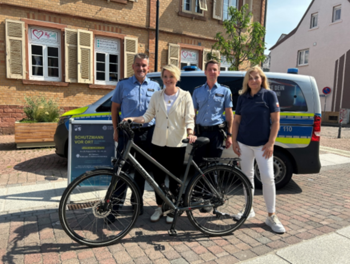 Erfolgreiche Fahrradcodieraktion des Polizeireviers Hanau in Zusammenarbeit mit dem Ordnungsamt Großkrotzenburg verzeichnet eine große Nachfrage