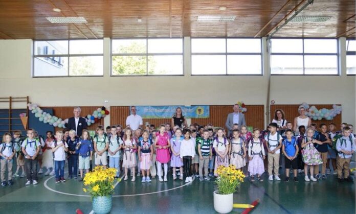 Feierliche Einschulung mit prominenter Unterstützung an der Kurt-SchumacherSchule