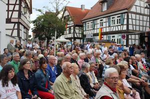 buehne publikum 23 0f4deebd37a14ffdd9e81819b621afa3