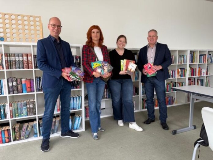 Kinder- und Jugendbücher helfen Leselust zu fördern - Bertha erhält Bücherspende von bekanntem Verlag