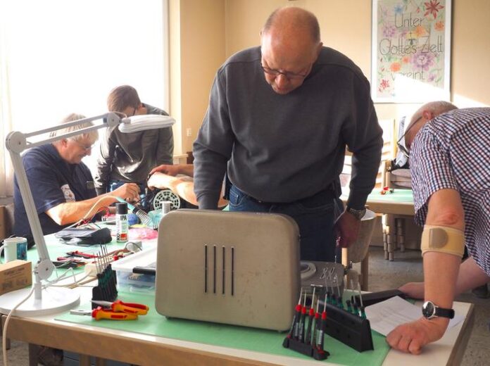 Reparieren statt Wegwerfen beim Repair Café Schöneck