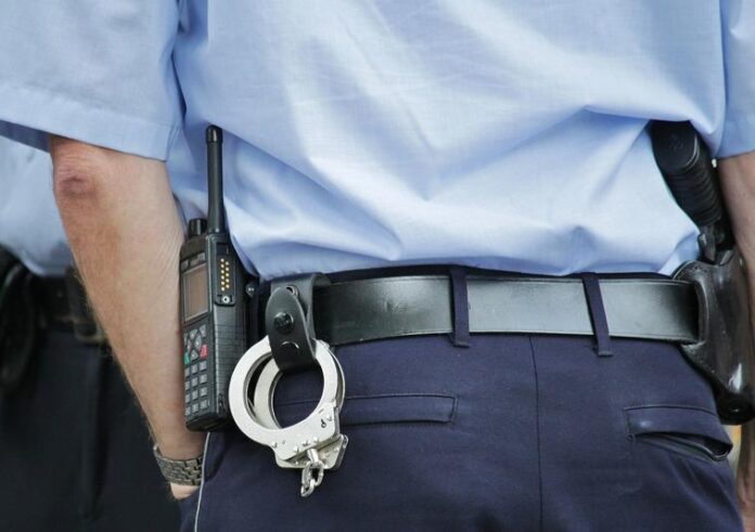 Mitarbeiterin umgestoßen: Polizei ermittelt gegen 38-Jährigen - Maintal