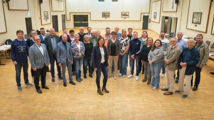 FDP Bruchköbel stellt Kandidatenliste für die Kommunalwahl 2026 auf - „Das Team hinter Sylvia Braun“