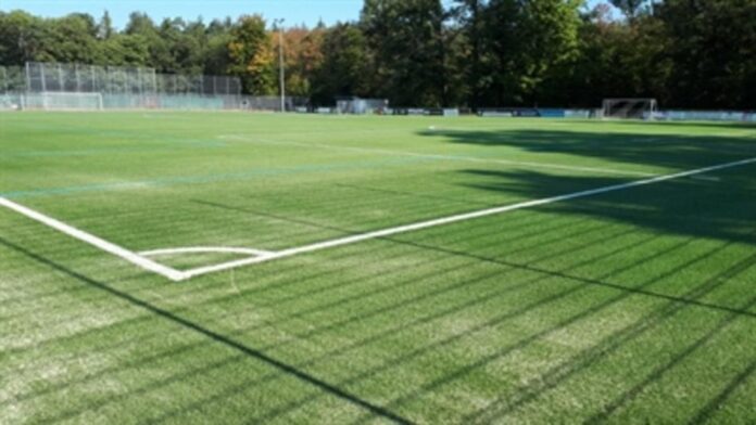 Kunstrasenplätze an der „Dicken Buche“ nach erfolgreicher Sanierung wieder bespielbar