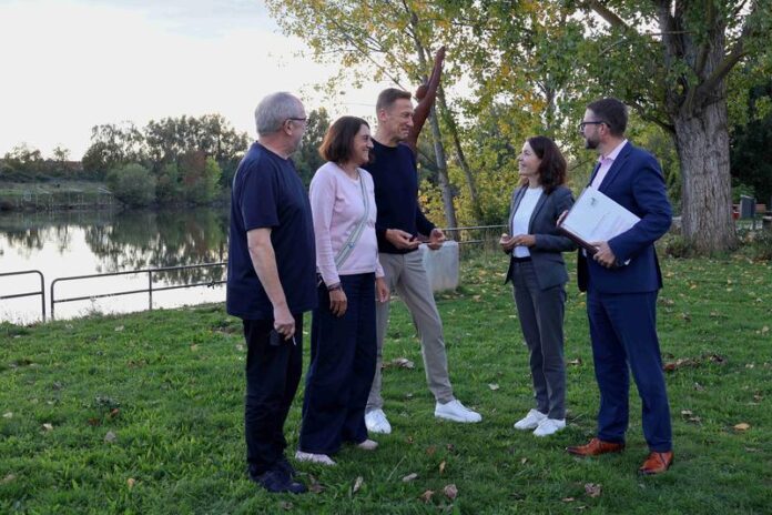 348-Mainufer-4a086106c9da9717da3122e4065bae80 Querung für Fußgänger und Radfahrer als denkbare Alternative zur Autofähre