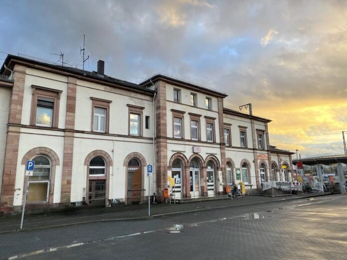 Bahnhof-Waechtersbach-b6e92d5dd866bbc3deb66aa9fb35d8e2 Ein Kulturbahnhof für Wächtersbach?