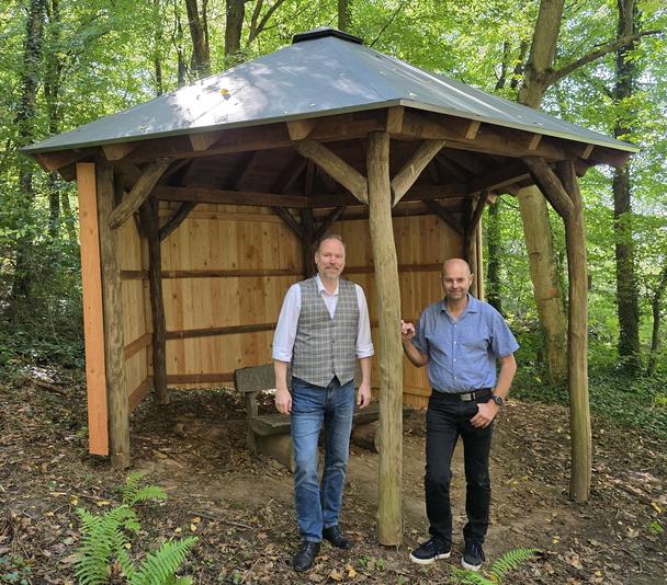 Wanderunterstaende-in-Hailer-und-Meerholz-saniert-16afff36b73606e049ebc46c794c49fe Wanderunterstände im Wald von Hailer und Meerholz saniert