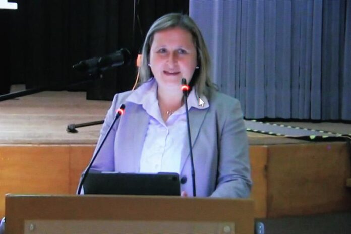 Schönecks Bürgermeisterin Carina Wacker (CDU) hat es geschafft: geschlossen hat die Gemeindevertretung der Änderung des Bebauungsplans für das Rechenzentrum zugestimmt.