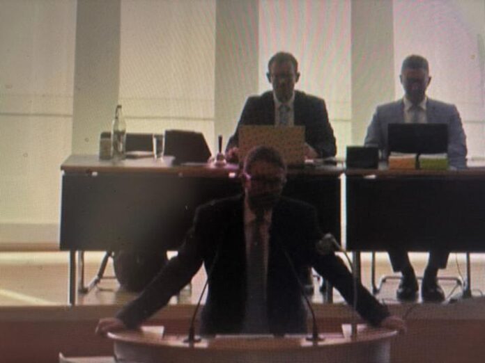 Landrat Thorsten Stolz will Defizit im Haushaltsentwurf 2026 bis Mitte Dezember ausgleichen