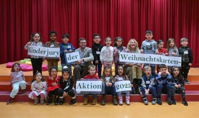 Kita-Kinder gestalten und küren Weihnachtskarte für Hanauer Bürgermeister