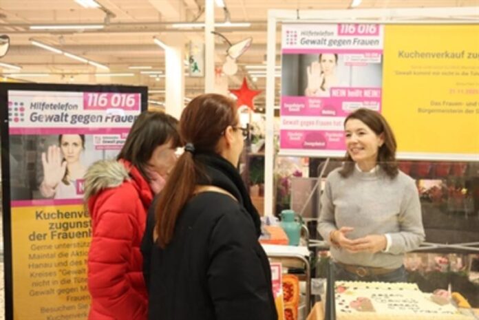 Stadt Maintal und Globus engagieren sich gegen Gewalt an Frauen