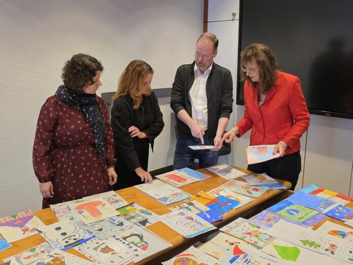 329 Kinder malen bunte Bilder für die Weihnachtsstadt Gelnhausen